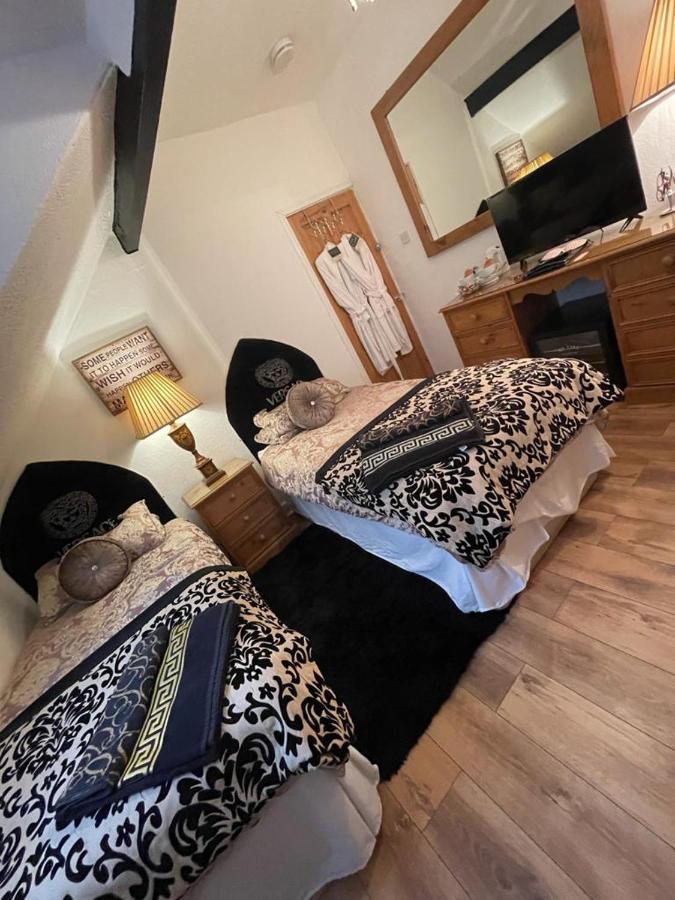 Olivia House Bed & Breakfast Porthcawl Exterior photo