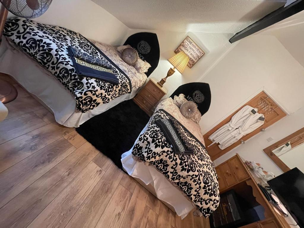 Olivia House Bed & Breakfast Porthcawl Exterior photo