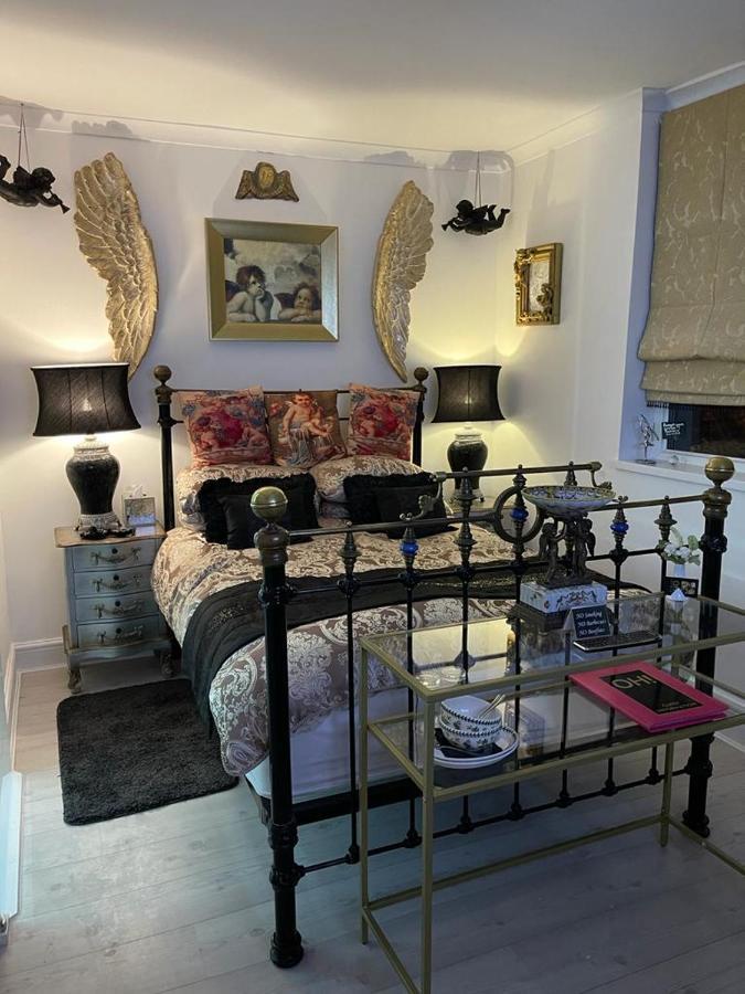 Olivia House Bed & Breakfast Porthcawl Exterior photo